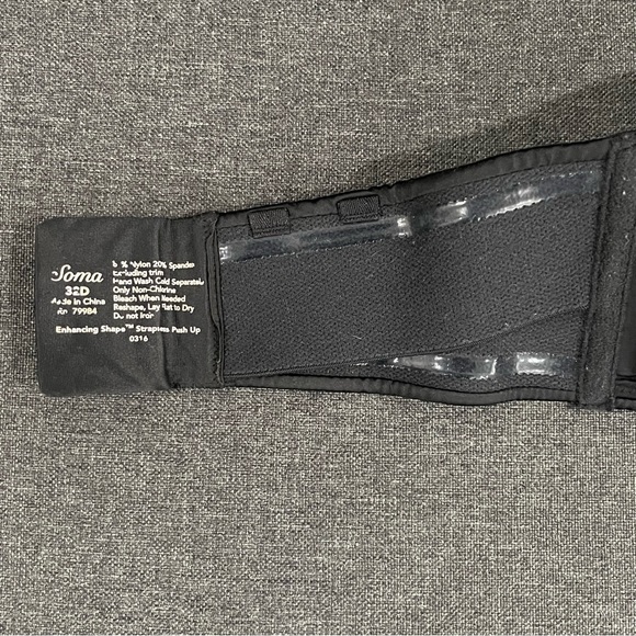 Soma Intimates Enhancing Strapless Push Up Bra in Black Size 32D - Picture 3 of 7